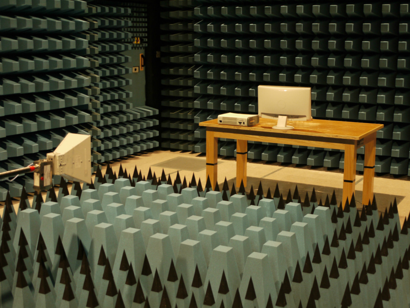 緊貼最新FCC發(fā)布，共同面對未來新挑戰(zhàn)